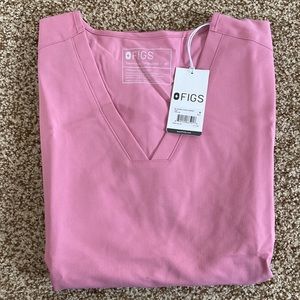 Women’s FIGS - Chalk Pink - Casma 3 pocket scrub top - Medium
